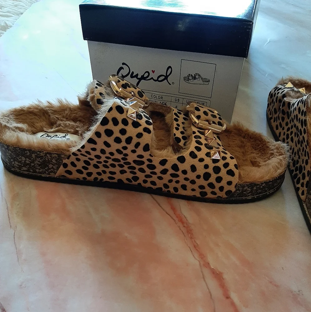 Qupid Cheetah Print Sandals - Picture 6 of 7